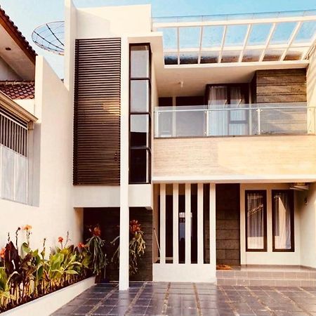 Platinum Setrasari Guest House 5Br Private Pool Bandung Ngoại thất bức ảnh